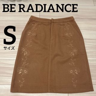 ビーラディエンス(BE RADIANCE)の【BE RADIANCE】フラワー刺繍　台形ミニスカート(ミニスカート)