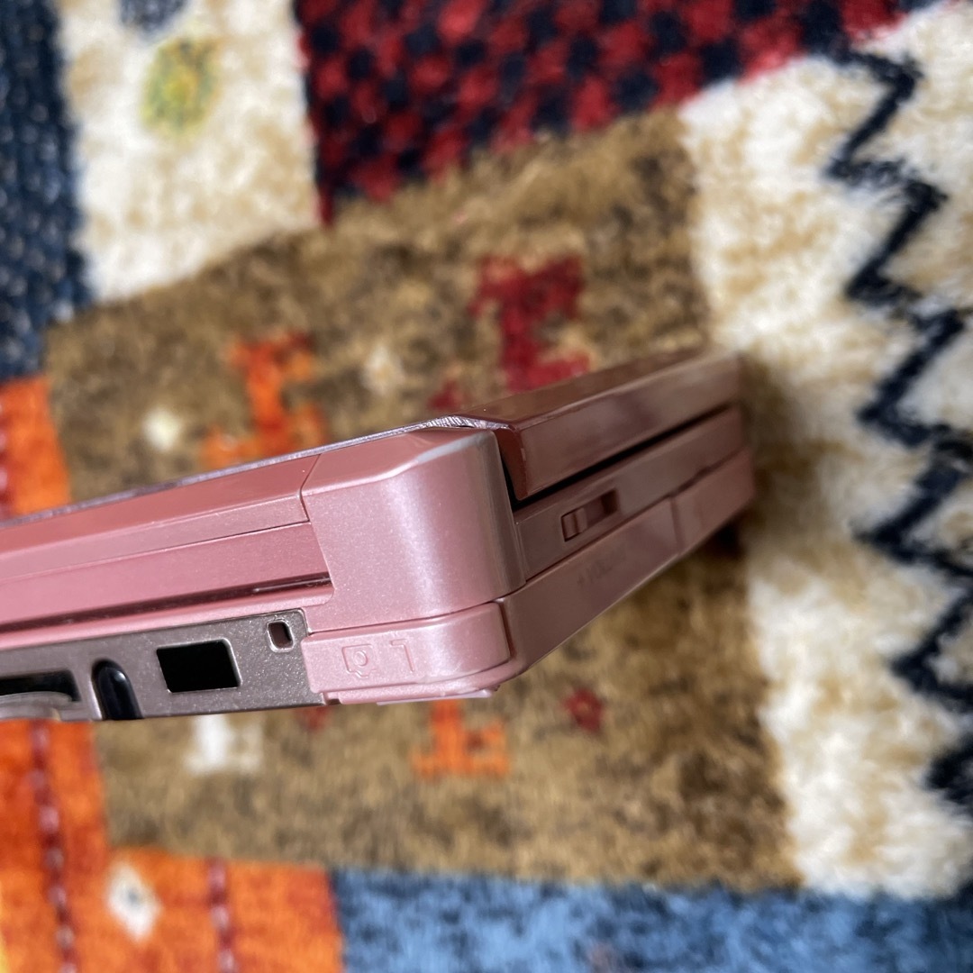 ニンテンドー3DS(ニンテンドー3DS)のニンテンドー3DS ピンク 本体のみ 中古 エンタメ/ホビーのゲームソフト/ゲーム機本体(携帯用ゲーム機本体)の商品写真