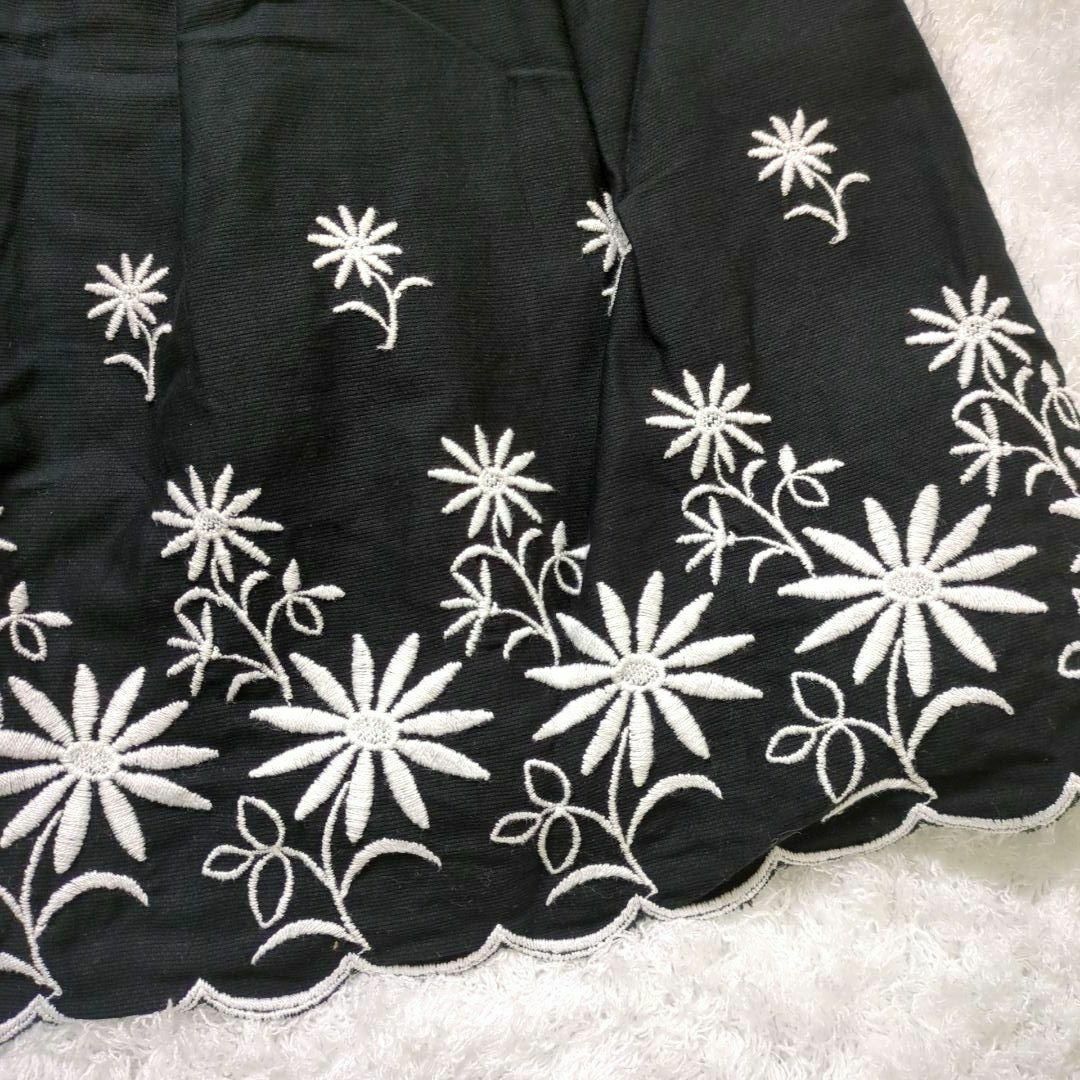 M'S GRACY - 美品 エムズグレイシー ワンピース 刺繍 花 黒 M'S GRACY - 美品 エムズグレイシー ワンピース 刺繍 花 黒