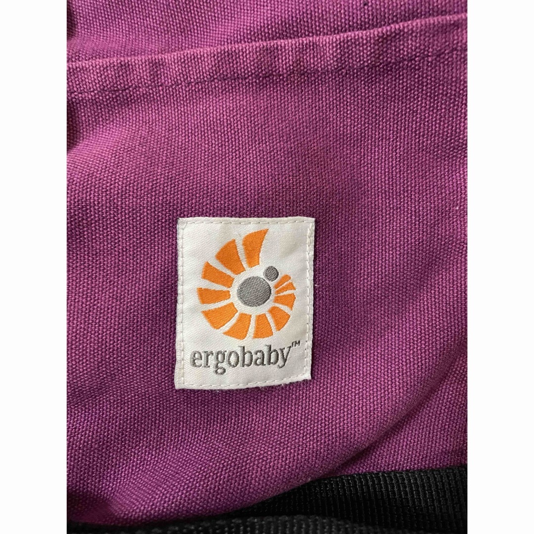 Ergobaby(エルゴベビー)のエルゴベビー　抱っこひも　パープル　ピンク キッズ/ベビー/マタニティの外出/移動用品(抱っこひも/おんぶひも)の商品写真