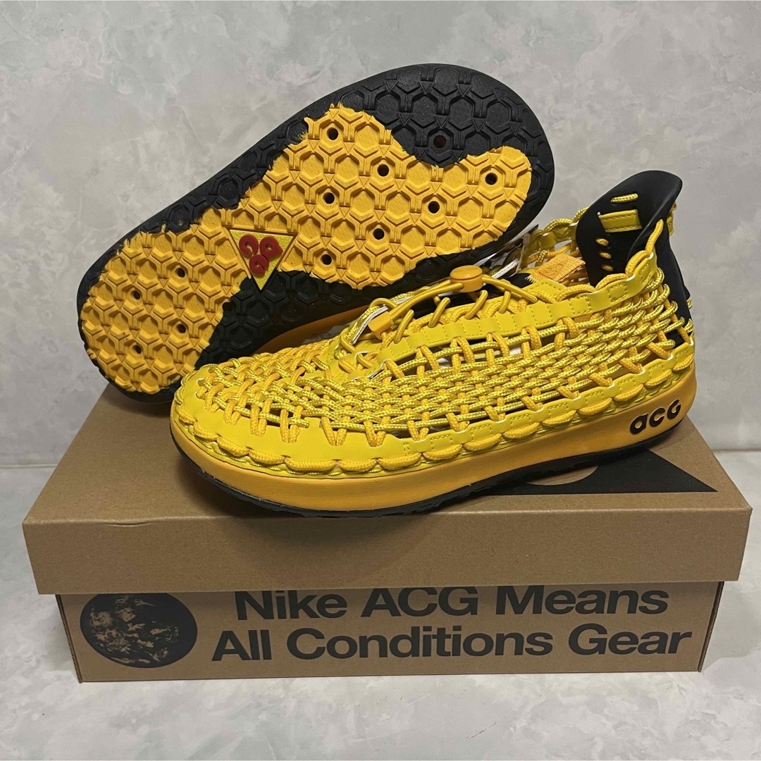 NIKE(ナイキ)の【新品】Nike ACG Watercat+ "University Gold" メンズの靴/シューズ(スニーカー)の商品写真