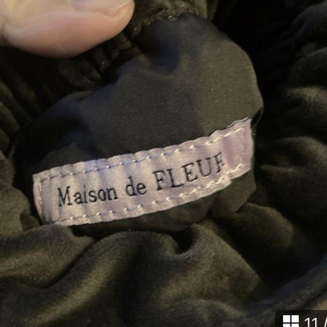Maison de FLEUR(メゾンドフルール)のメゾンドフルール　パール付きショルダーバッグ　ブラウン レディースのバッグ(ショルダーバッグ)の商品写真