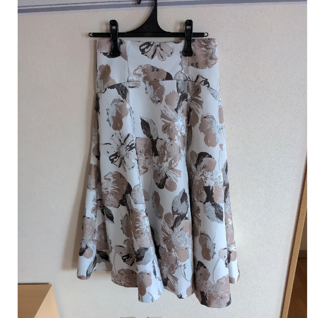 ジャスグリッティー　フラワージャガードスカート20900円サイズ