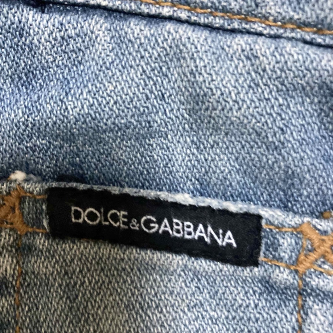 DOLCE&GABBANA(ドルチェアンドガッバーナ)の未使用　ドルチェアンドガッバーナ　ダメージ　クラッシュ　ロゴ　デニム メンズのパンツ(デニム/ジーンズ)の商品写真