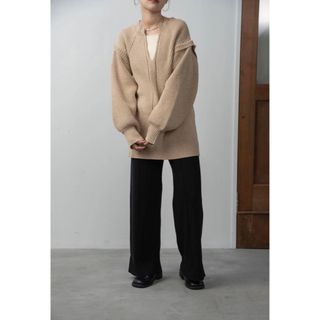 ラウジー(lawgy)のlawgy sleeve switching v neck knit Beige(ニット/セーター)