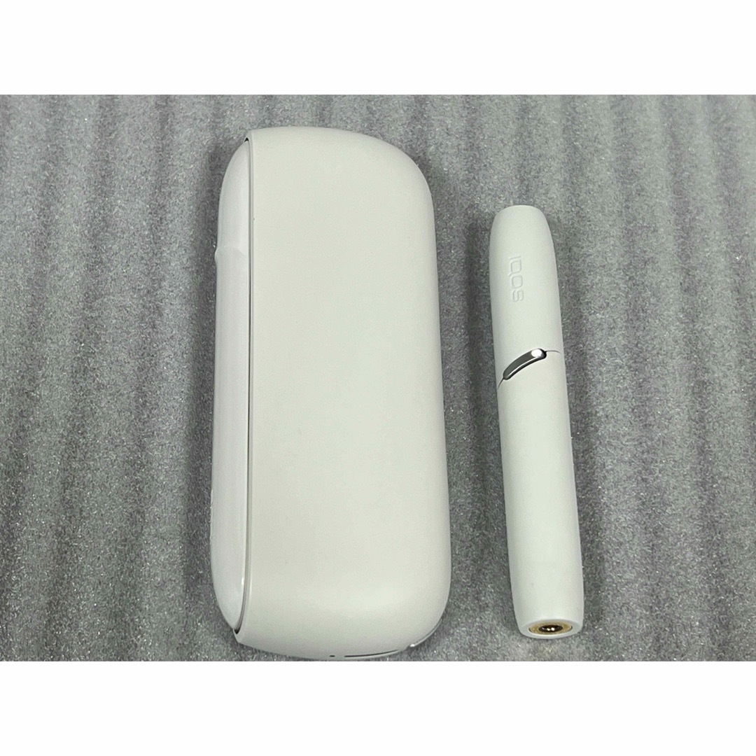 IQOS(アイコス)の☆新品未使用☆ ★ IQOS 3 ★アイコス3 ★ウォームホワイト メンズのファッション小物(タバコグッズ)の商品写真