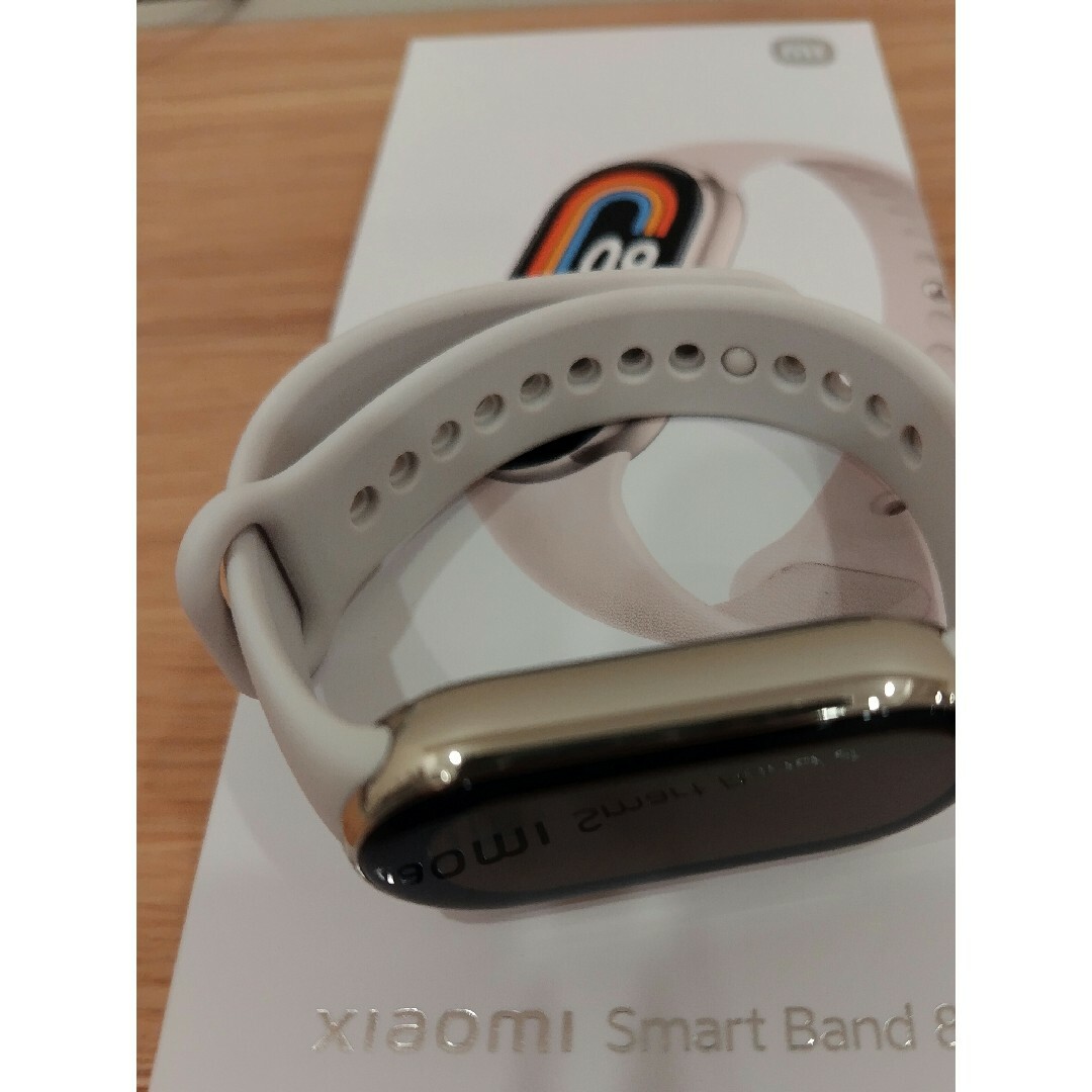 Xiaomi(シャオミ)のXiaomi  Smart Band 8  日本語版  ゴールド メンズの時計(腕時計(デジタル))の商品写真