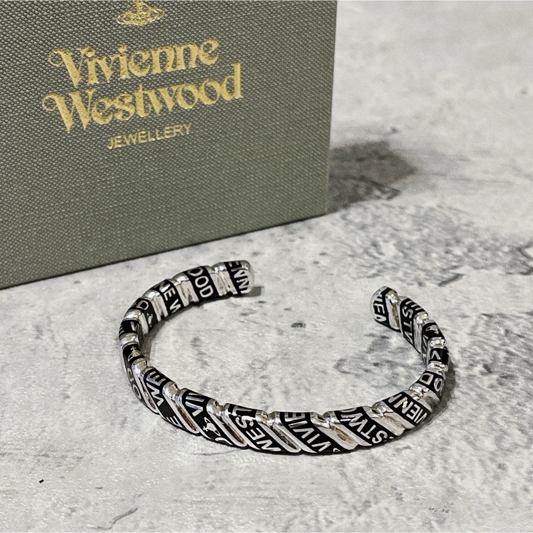 Vivienne Westwood(ヴィヴィアンウエストウッド)の希少 美品 Vivienne westwood pepe バングル ブレスレット レディースのアクセサリー(ブレスレット/バングル)の商品写真