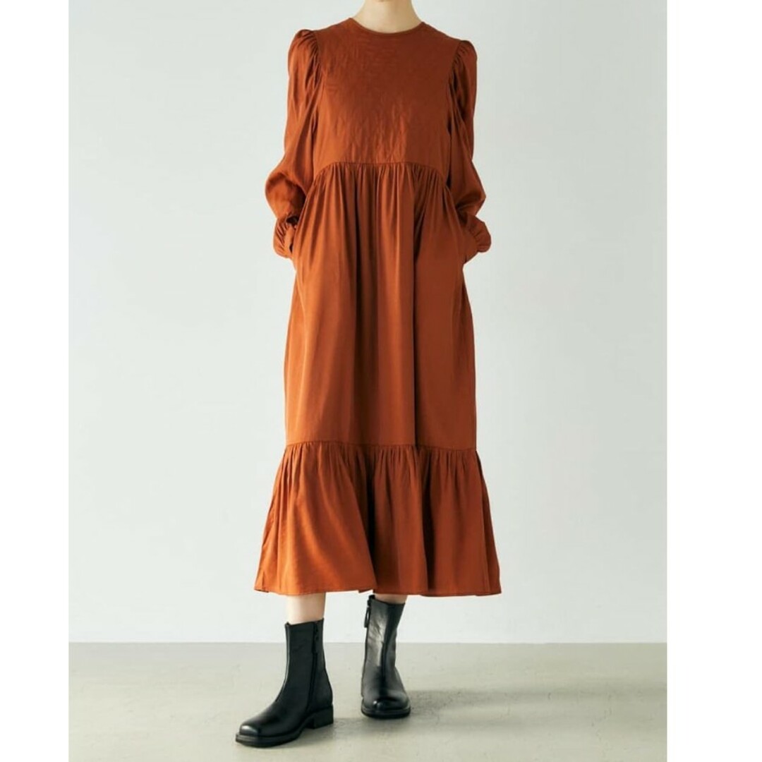 moussy(マウジー)の(新品)MOUSSY　DIAMOND QUILT DRESS　ロングワンピース レディースのワンピース(ロングワンピース/マキシワンピース)の商品写真