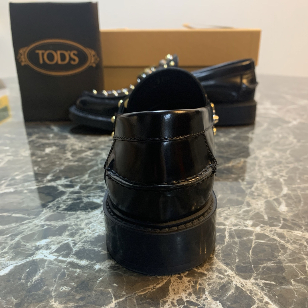 [極美品] TOD'S スタッズ付きローファー