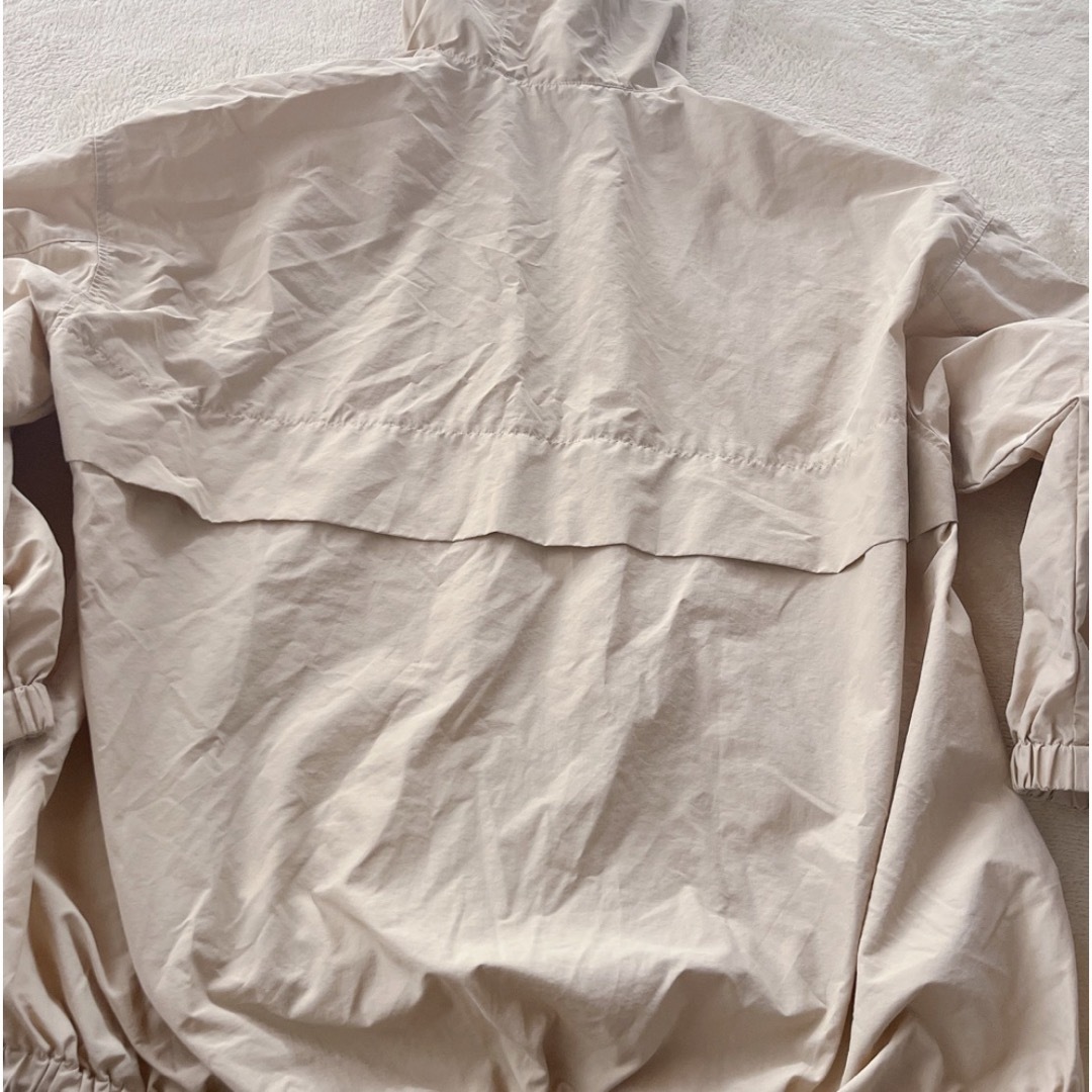 GU(ジーユー)のレディース 上着 ジャンパー フード付き アウター ジャケット レディースのジャケット/アウター(その他)の商品写真
