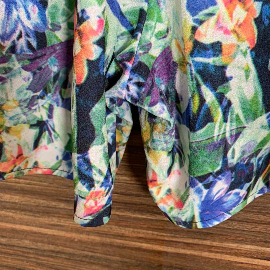 AZUL by moussy(アズールバイマウジー)のアズールバイマウジー 短パン ハーフパンツ ショート Mサイズ相当 花柄 緑 レディースのパンツ(ショートパンツ)の商品写真
