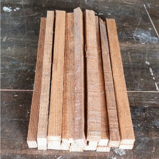 薪　焚き付け用の細い角材　長さ約28cm(ストーブ/コンロ)