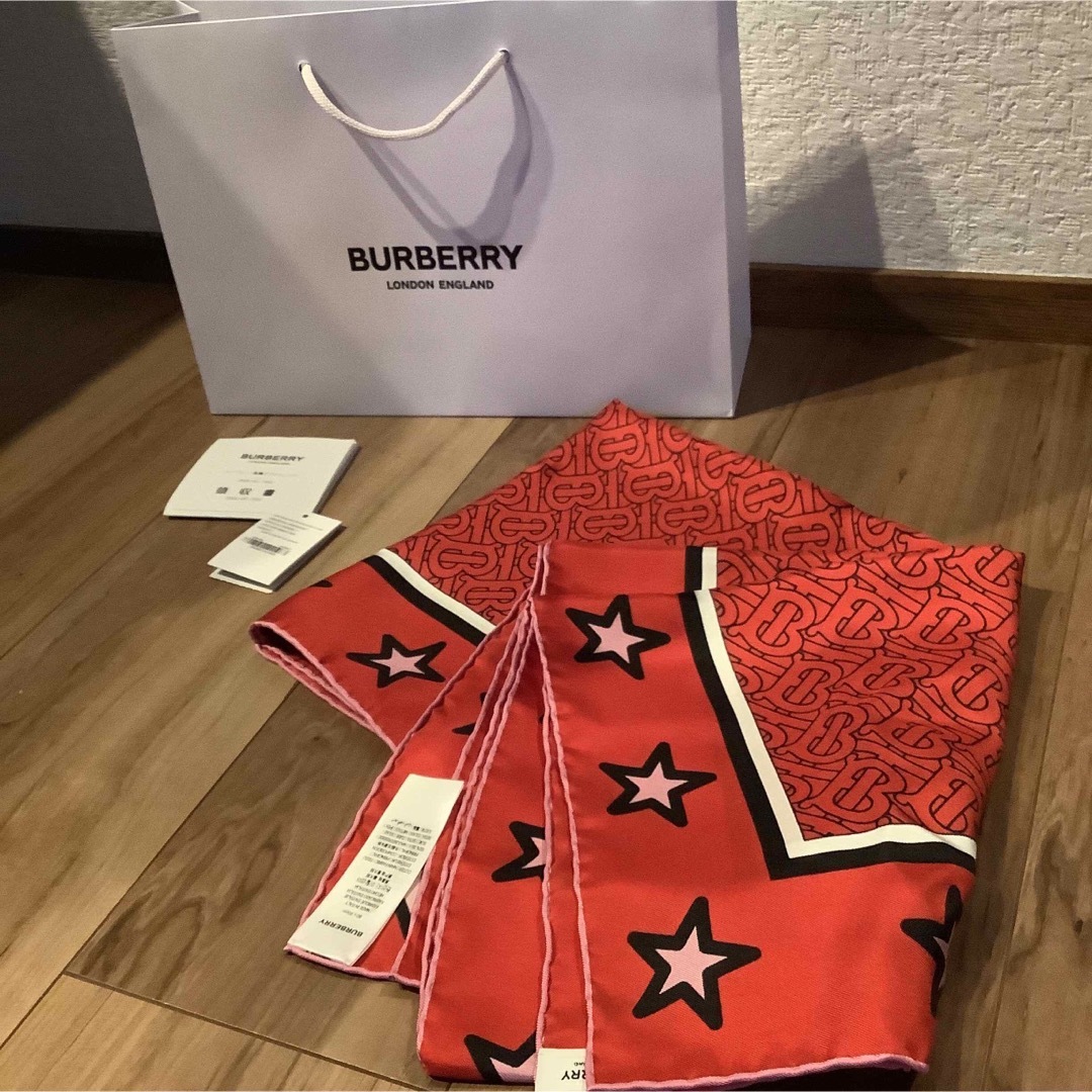 BURBERRY(バーバリー)の新品　バーバリー　ストール　シルク レディースのファッション小物(バンダナ/スカーフ)の商品写真