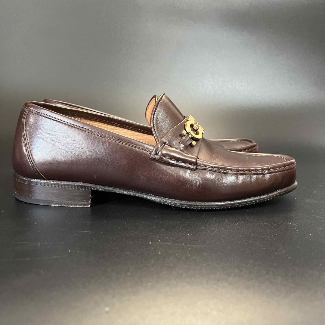 Salvatore Ferragamo(サルヴァトーレフェラガモ)の【極美品】Salvatore Ferragamo ガンチーニ 7 1/2 箱付き メンズの靴/シューズ(ドレス/ビジネス)の商品写真