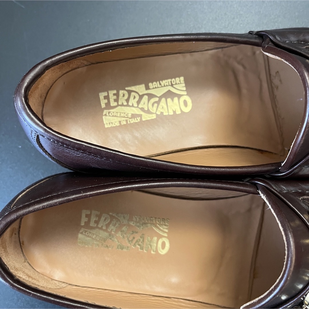 Salvatore Ferragamo(サルヴァトーレフェラガモ)の【極美品】Salvatore Ferragamo ガンチーニ 7 1/2 箱付き メンズの靴/シューズ(ドレス/ビジネス)の商品写真