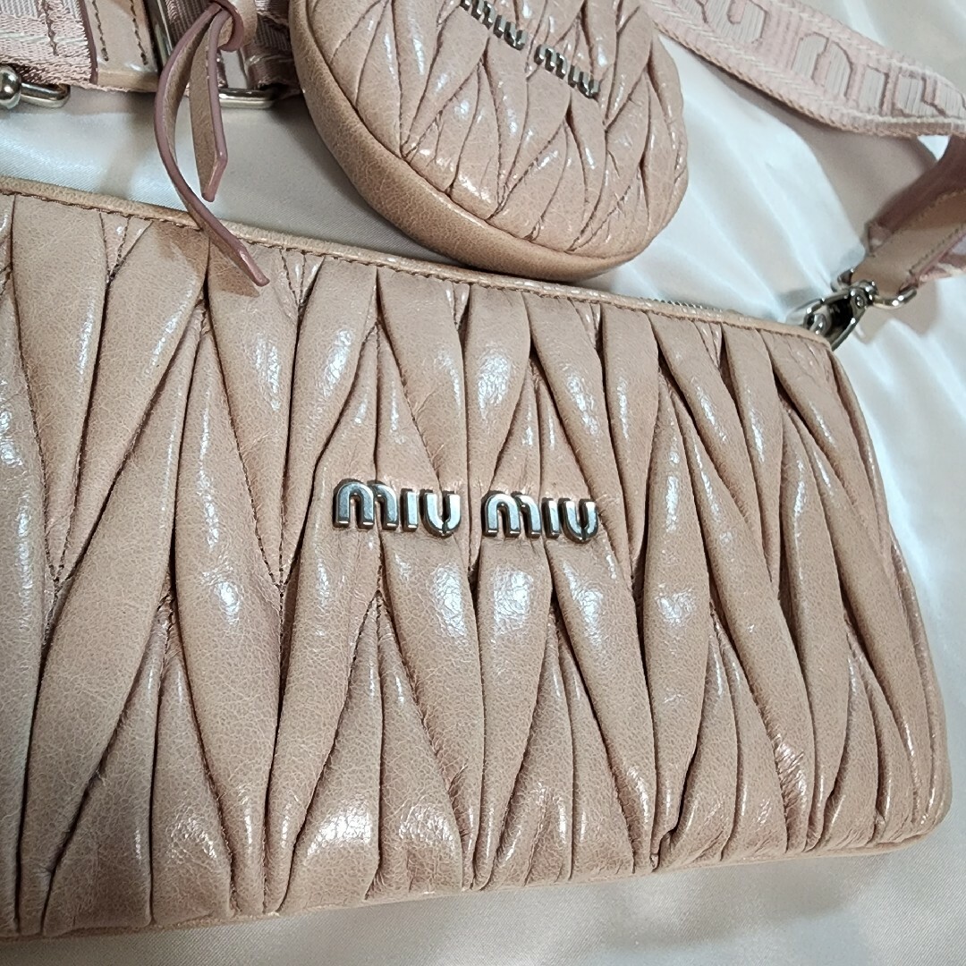 miumiu(ミュウミュウ)のSALE☆ MIUMIU マテラッセ シャイン ショルダーバッグ ピンク レディースのバッグ(ショルダーバッグ)の商品写真