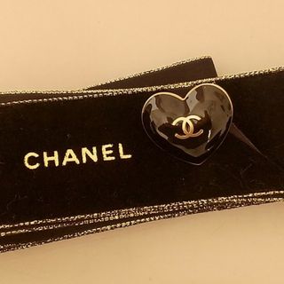 CHANEL - CHANEL ホリデー限定 ハート カメリア チャーム リボンの通販