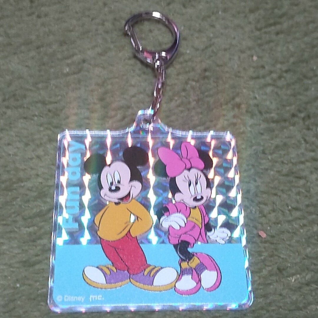 Disney(ディズニー)のディズニートレーディングホログラムキーホルダー(ミッキー&ミニー) エンタメ/ホビーのアニメグッズ(キーホルダー)の商品写真