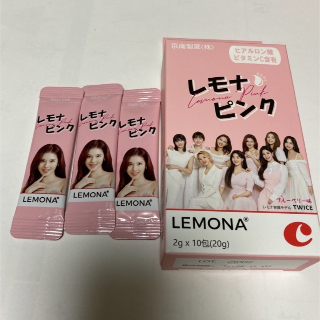 TWICE(トゥワイス)の5) サナ　京南製薬 レモナピンク TWICE  2g×3包　レモナ エンタメ/ホビーのタレントグッズ(アイドルグッズ)の商品写真