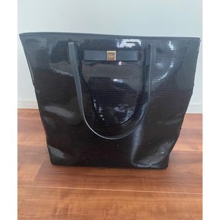 ケイトスペードニューヨーク(kate spade new york)の美品！Kate Spadeケイトスペード　黒スパンコールバック(トートバッグ)