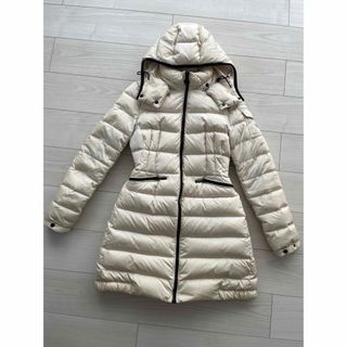 モンクレール(MONCLER)のお値下げしました！　モンクレール　ダウンコート　XS〜Sの方　ホワイト(ダウンコート)