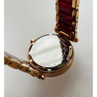 Michael Kors - 【電池新品の美品】マイケルコースのパーカー！ライン