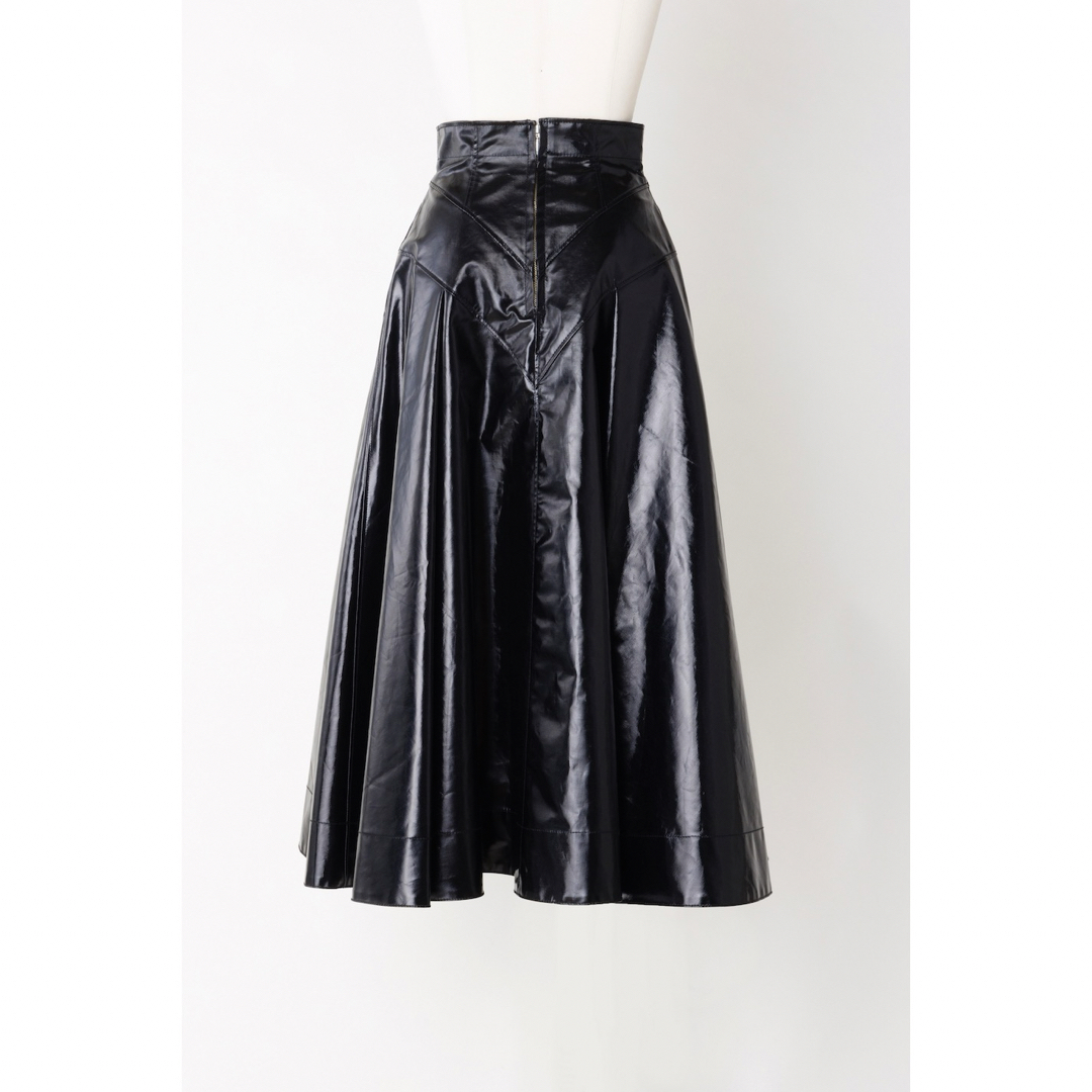 mame(マメ)のFETICO  FAUX-LEATHER MIDI SKIRT 新品未使用 レディースのスカート(ロングスカート)の商品写真