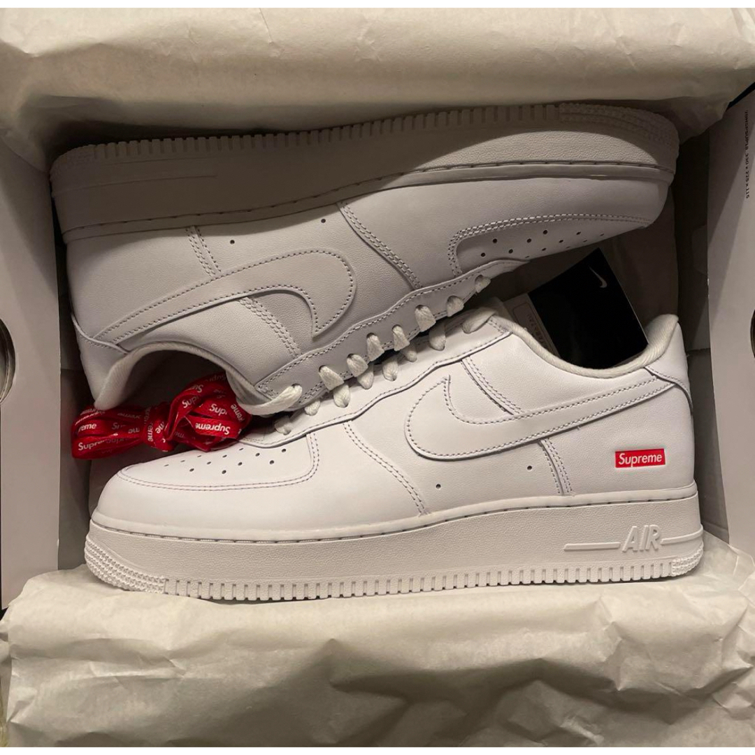 Supreme(シュプリーム)の【新品】Nike AirForce1 Supreme 28.5 シュプリーム メンズの靴/シューズ(スニーカー)の商品写真