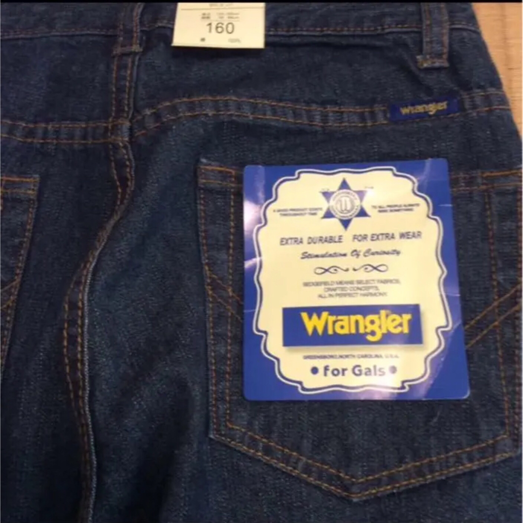 Wrangler(ラングラー)の160 新品　wranglerジーンズ　股下約76cm キッズ/ベビー/マタニティのキッズ服女の子用(90cm~)(パンツ/スパッツ)の商品写真