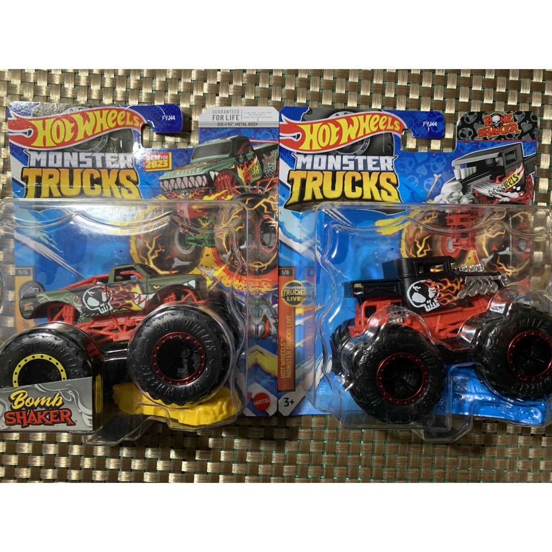 ホットウィール モンスタートラック 1:64 ボーン・シェイカー