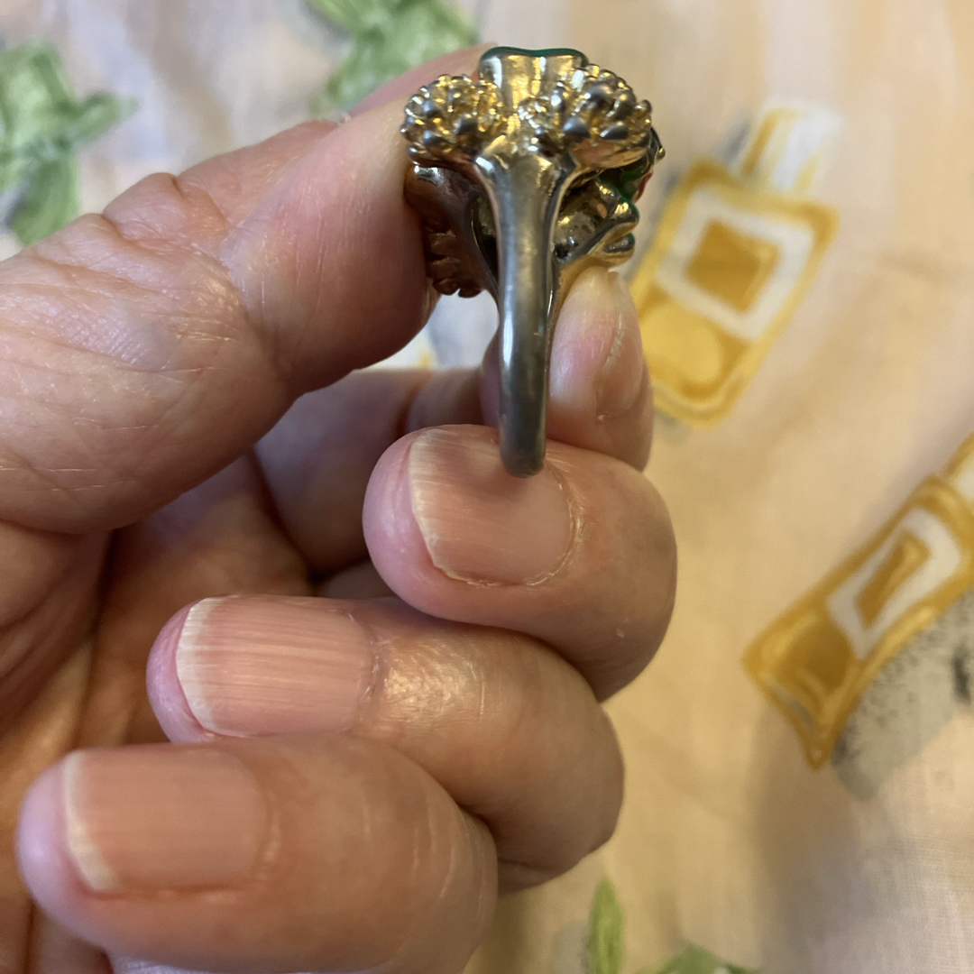 Les Nereides(レネレイド)のレネレイド　幸せを呼ぶテントウ虫と四葉のクローバーのテントウ虫が揺れる可愛い指輪 レディースのアクセサリー(リング(指輪))の商品写真