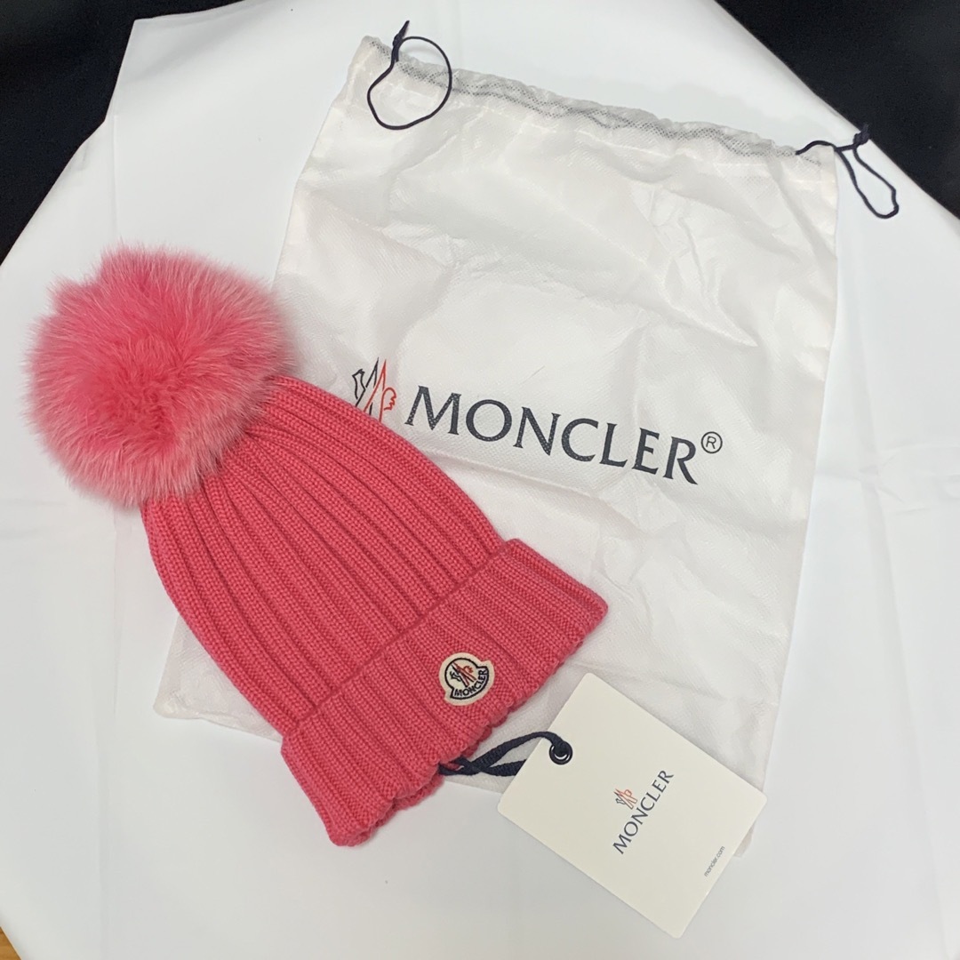 MONCLER - 【MONCLER】【新品未使用】ピンク ポンポン付きニット帽の