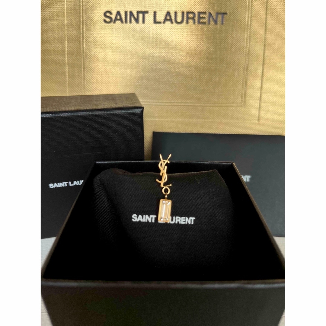 Saint Laurent(サンローラン)の【新品未使用】サンローラン　ピアス レディースのアクセサリー(ピアス)の商品写真