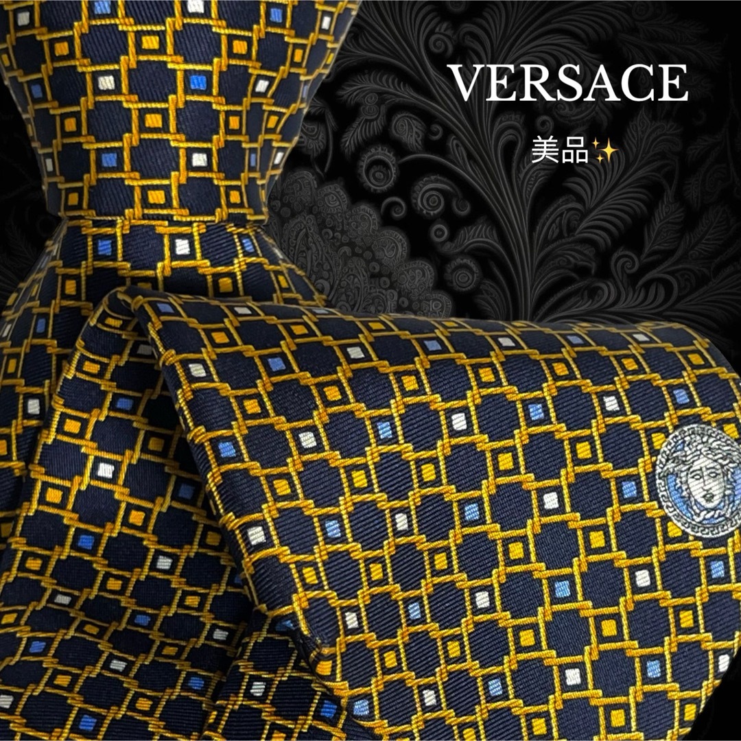 VERSACE(ヴェルサーチ)の【美品】 VERSACE イタリア製 ネイビー イエロー メデューサ メンズのファッション小物(ネクタイ)の商品写真