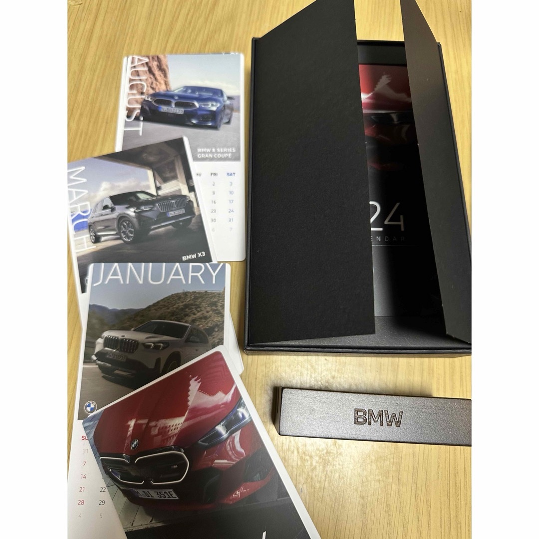 BMW(ビーエムダブリュー)のBMW 2024年 カレンダー  インテリア/住まい/日用品の文房具(カレンダー/スケジュール)の商品写真