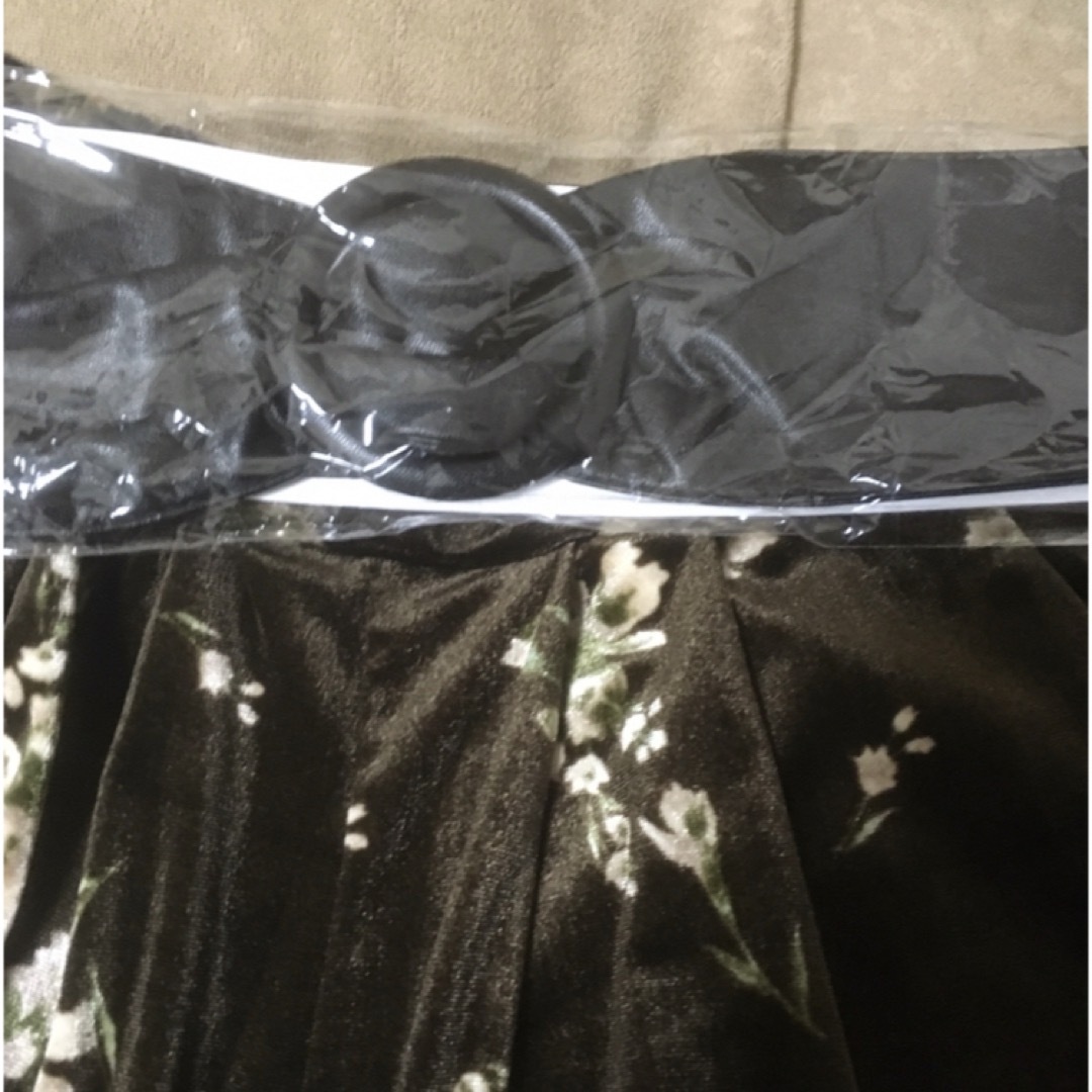 しまむら(シマムラ)のしまむら新品ベルト付き花柄ベロアワイドパンツMブラウン レディースのパンツ(カジュアルパンツ)の商品写真