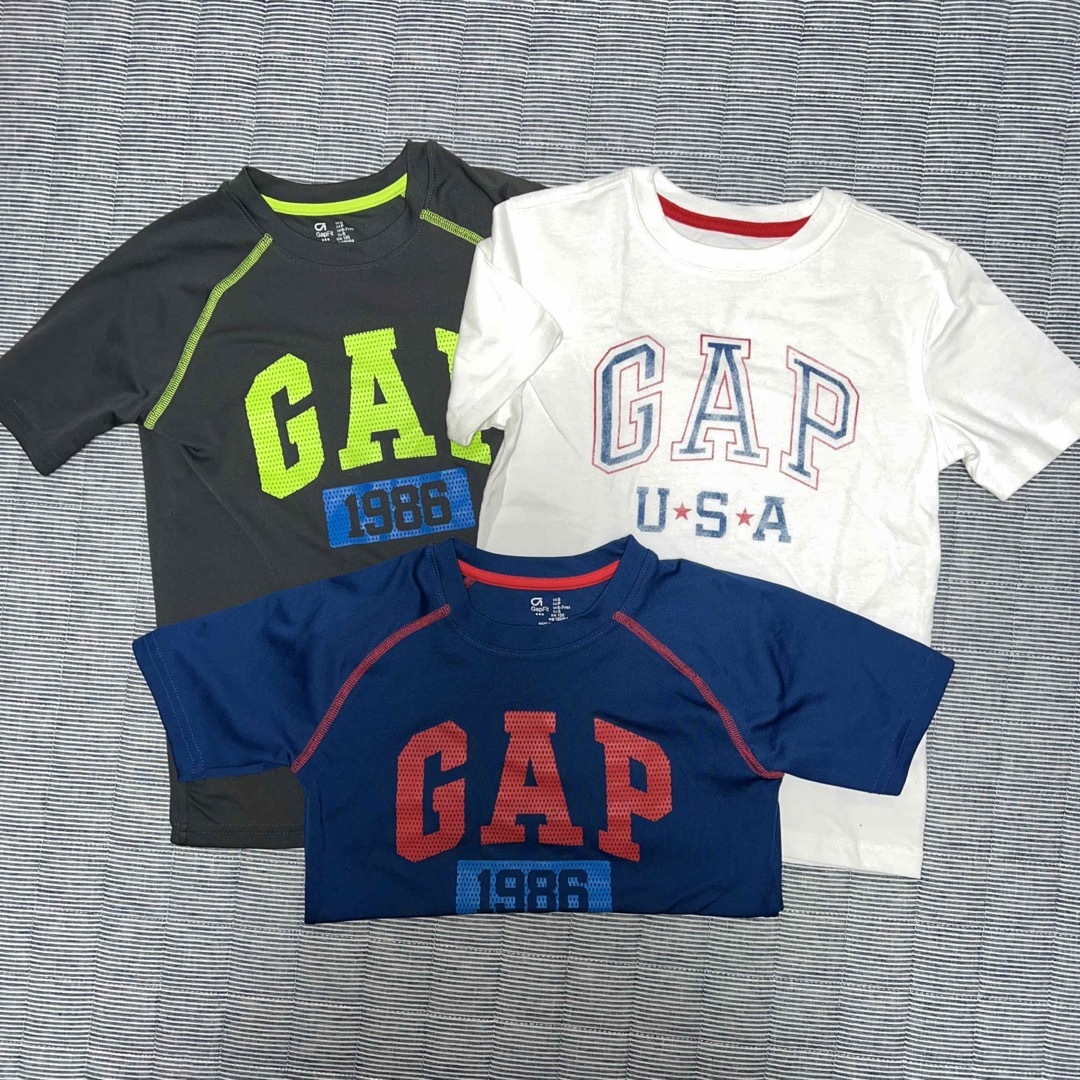 GAP Kids(ギャップキッズ)の値下！GAP 半袖シャツセット　120 キッズ/ベビー/マタニティのキッズ服男の子用(90cm~)(Tシャツ/カットソー)の商品写真