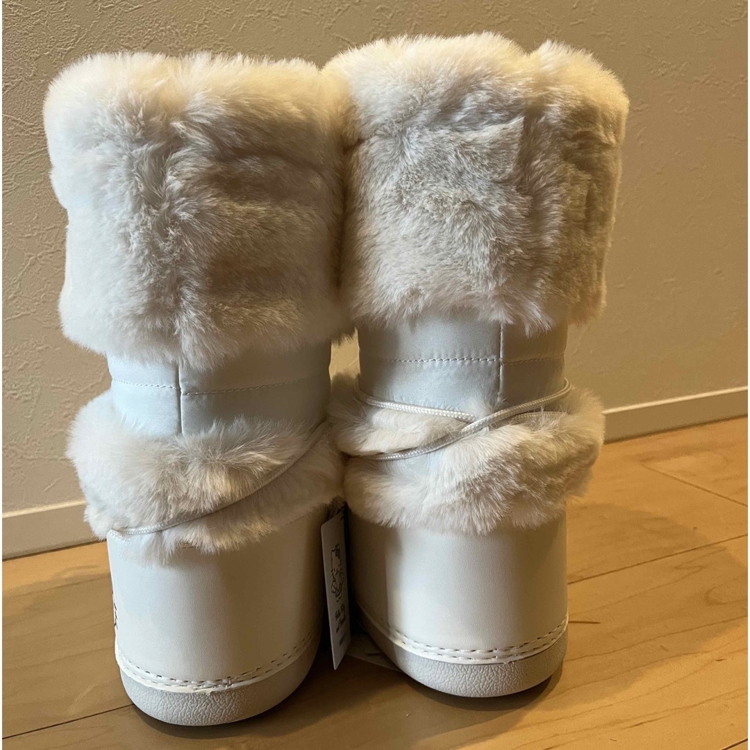 値下げ中!【限定コラボ品】Forever21 キティ ブーツ 23cm 値下げ中!【限定コラボ品】Forever21 キティ ブーツ 23cm