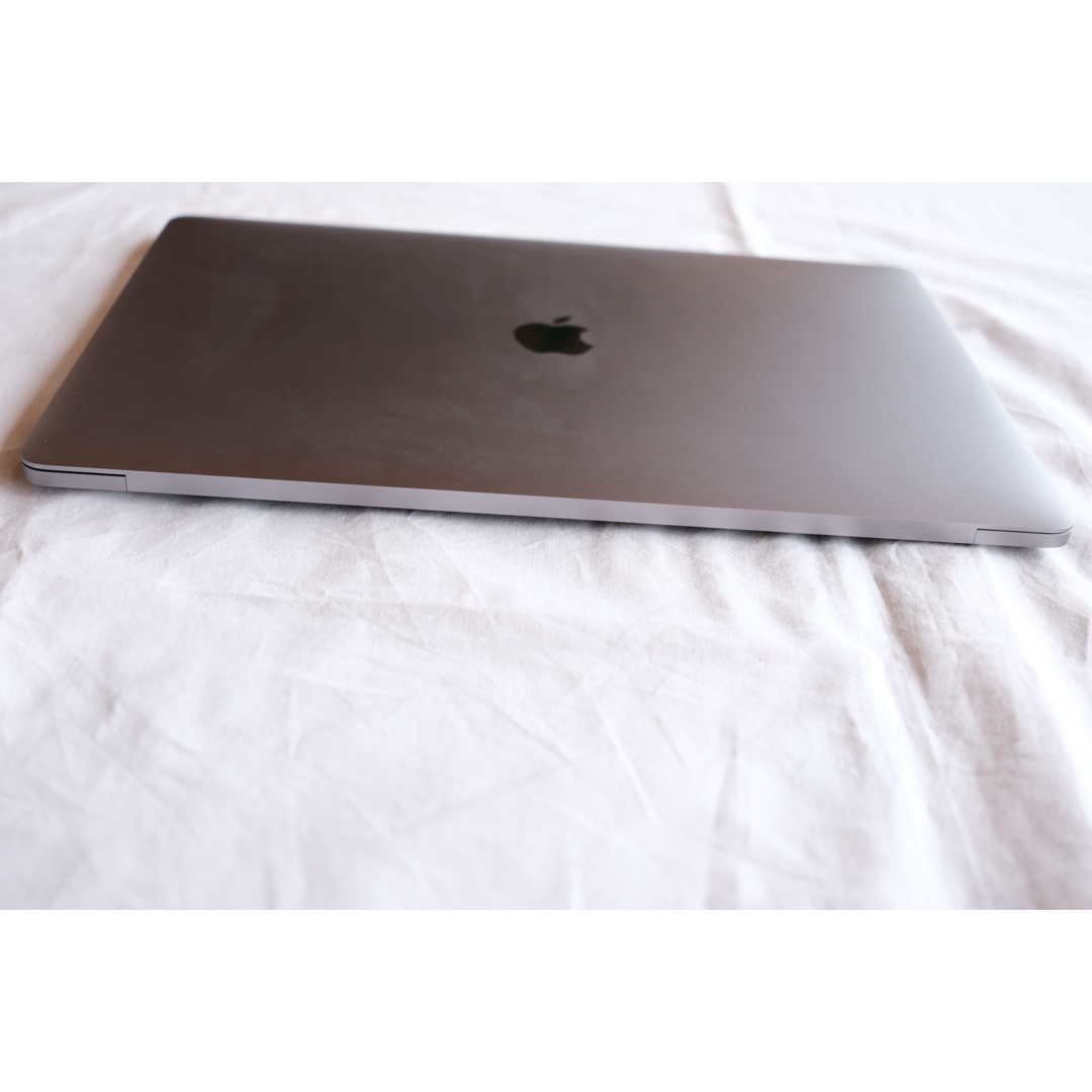 Apple(アップル)のMacBookPro 2016.15インチCorei7 256GB スマホ/家電/カメラのPC/タブレット(ノートPC)の商品写真