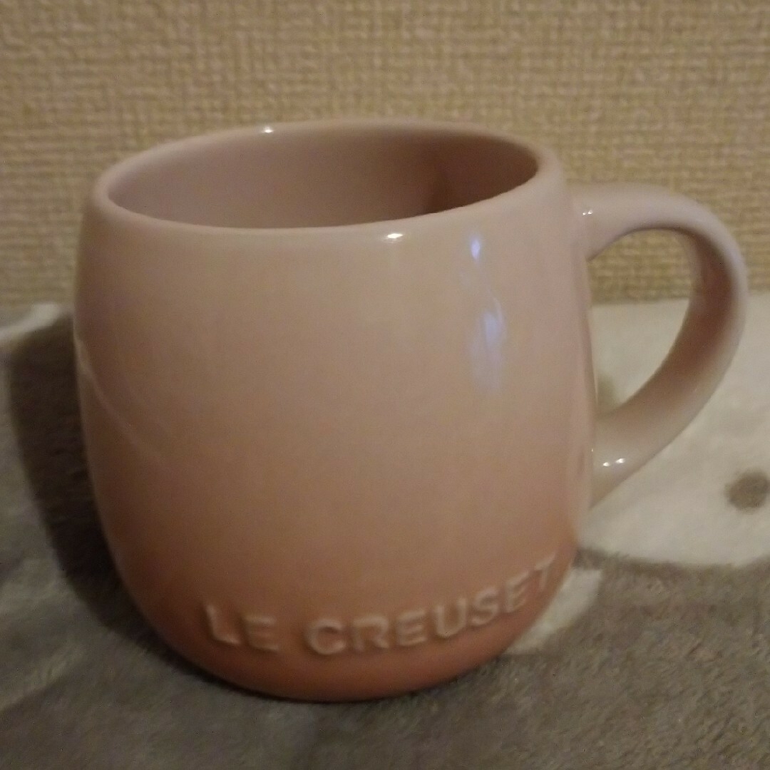 LE CREUSET(ルクルーゼ)のル・クルーゼ　ピンク　4点セット　マグ、お皿 インテリア/住まい/日用品のキッチン/食器(食器)の商品写真