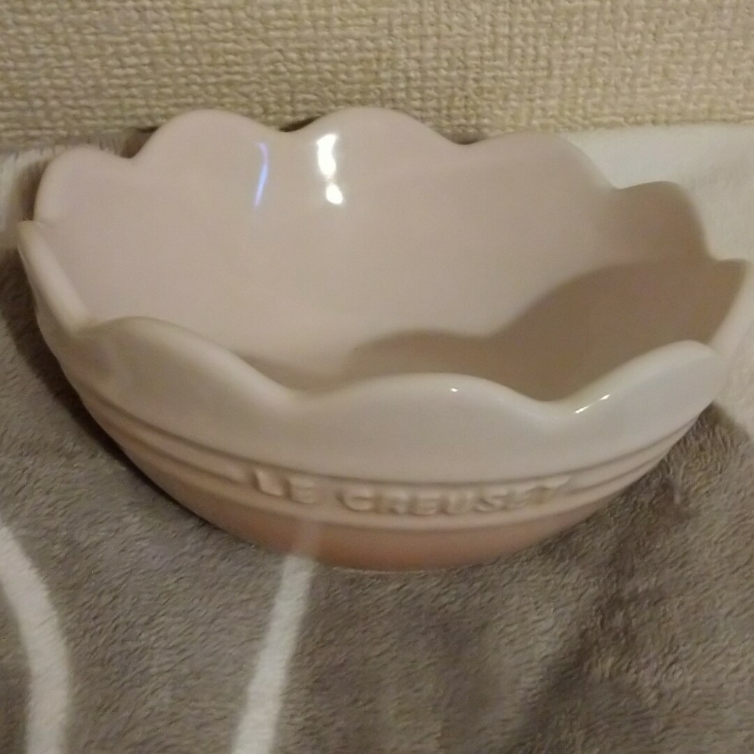 LE CREUSET(ルクルーゼ)のル・クルーゼ　ピンク　4点セット　マグ、お皿 インテリア/住まい/日用品のキッチン/食器(食器)の商品写真