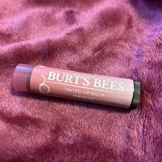 バーツビーズ(BURT'S BEES)のBURTS BEES HIBISCUS ティンテッド　リップバーム(リップケア/リップクリーム)