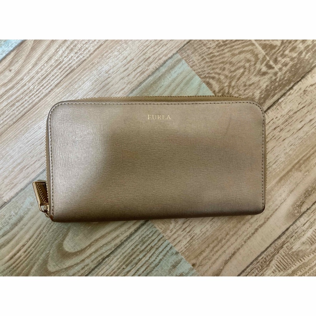 FURLA(フルラ)長財布・ゴールド財布