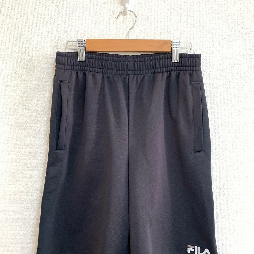 FILA(フィラ)のフィラ　ハーフパンツ　M　ブラック　グレー　ホワイト　スポーツウェア　ロゴ　ポリ レディースのパンツ(ハーフパンツ)の商品写真