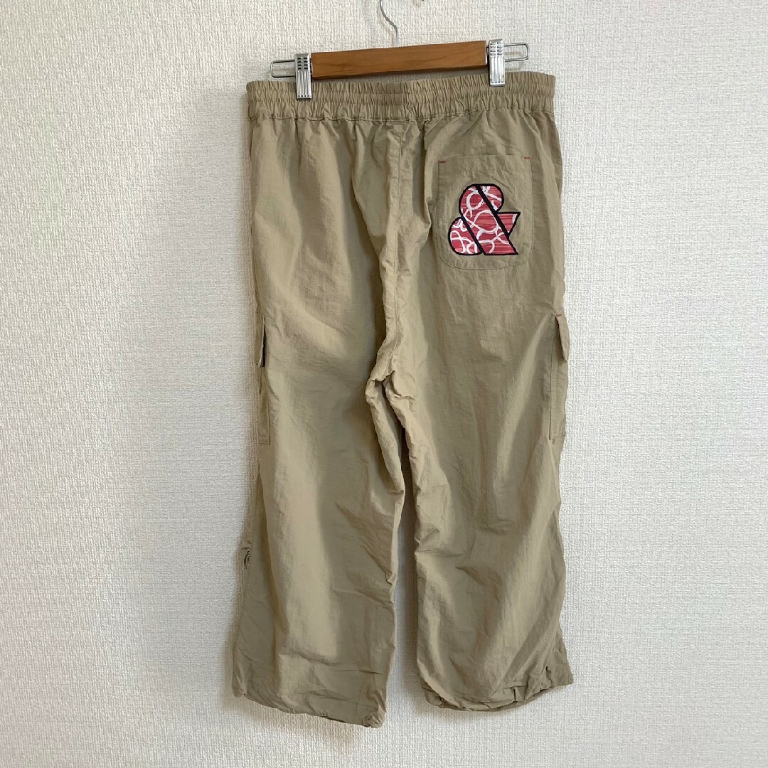 アンドライフ　クロップドパンツ　XS　ベージュ　ピンク　カーゴパンツ　カジュアル レディースのパンツ(クロップドパンツ)の商品写真