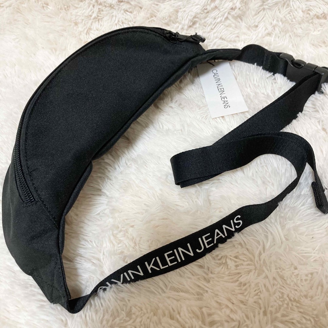 Calvin Klein(カルバンクライン)の【新品】カルバンクライン ボディーバッグ  ポーチ ポシェット 男女兼用 黒 メンズのバッグ(ボディーバッグ)の商品写真