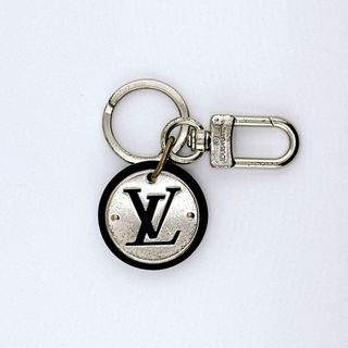 ルイヴィトン(LOUIS VUITTON)のルイヴィトン M67362 キーホルダー LVサークル シルバー メタル レザー(キーホルダー)