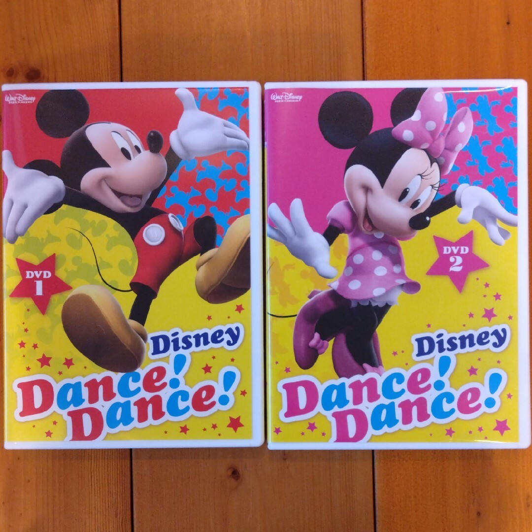 DWE Disney Dance Dance！DVD2枚とCD1枚