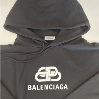 バレンシアガ(Balenciaga)の美品　BALENCIAGA　パーカー(パーカー)